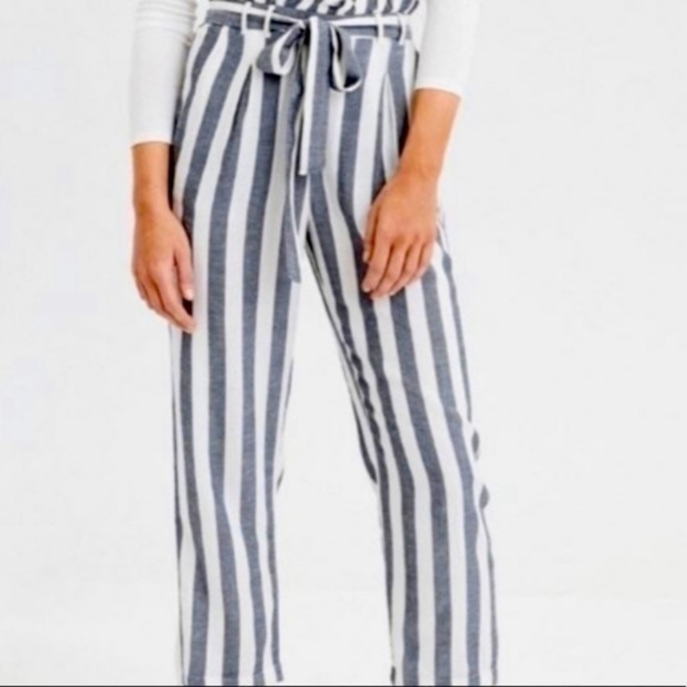 American Eagle grey white stripe wide leg medium tie pants
